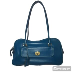 Vintage Coach Penelope shoulder bag #9713 in blue